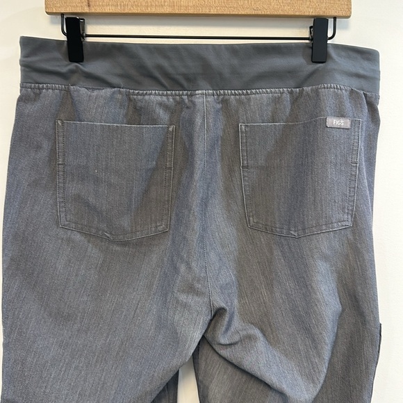 FIGS grey high waisted Zamora jogger scrub pant size xs - Picture 11 of 11